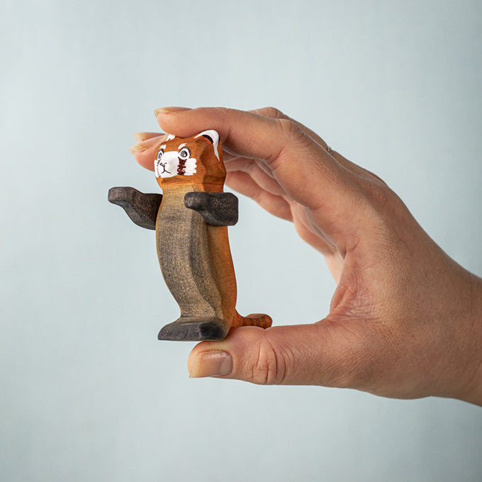 Bumbu Toys Houten Rode Panda spelend