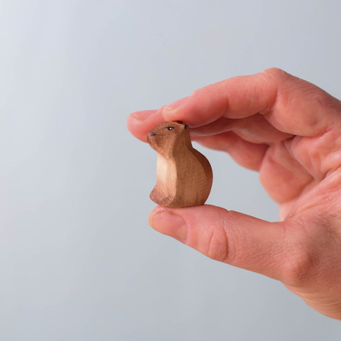Bumbu Toys Houten Baby Capibara zittend