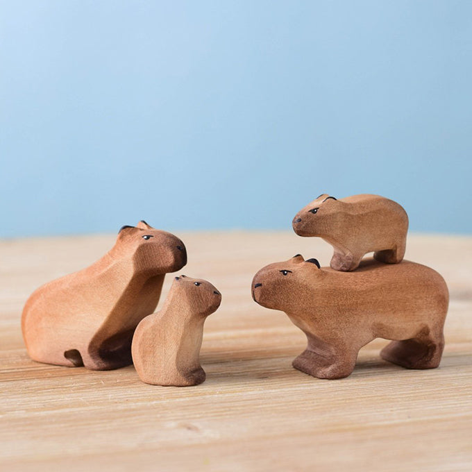 Bumbu Toys Houten Baby Capibara zittend
