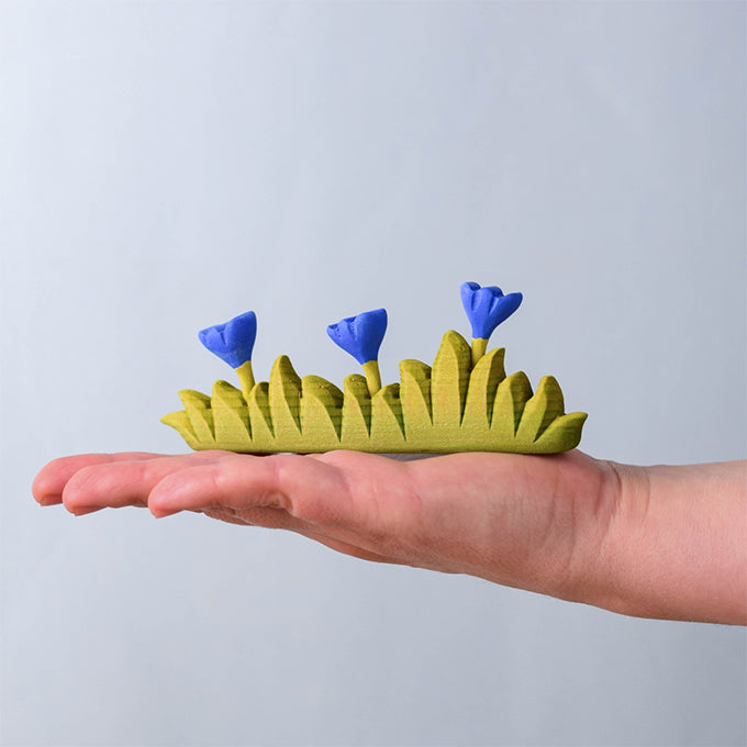 Bumbu Toys gras met Blauwe bloemen