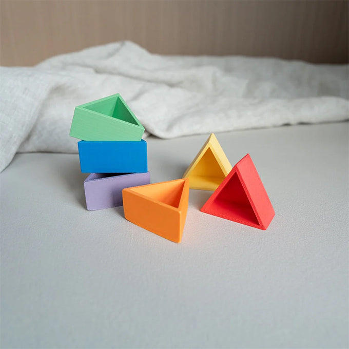 Grennn 'Mandigo' Speelbakjes Set Regenboog Gelijkzijdige Driehoeken