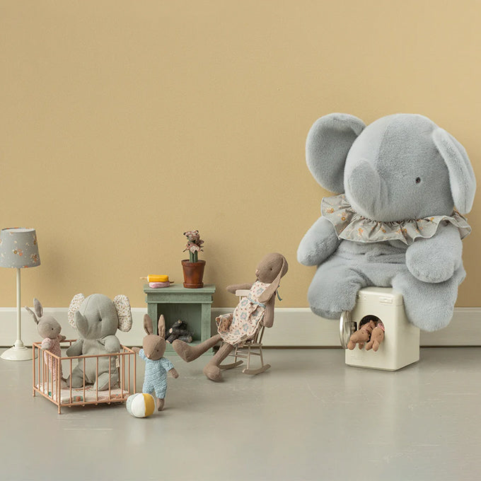 Maileg metalen Baby Box, Playpen Micro, Dark powder, hoogte 8 cm