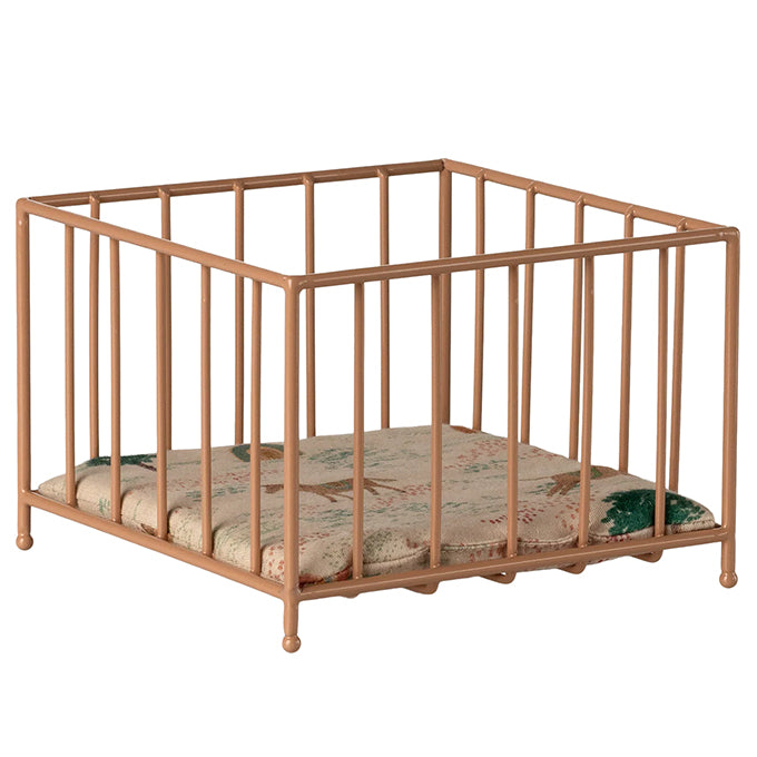 Maileg metalen Baby Box, Playpen Micro, Dark powder, hoogte 8 cm