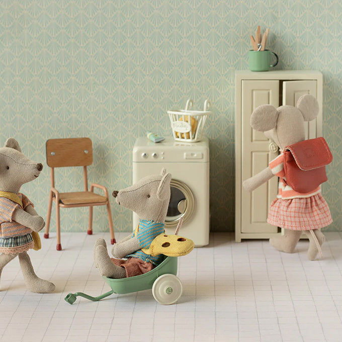 Maileg grote zus Muis met Rugzak, Tricycle mouse, Coral