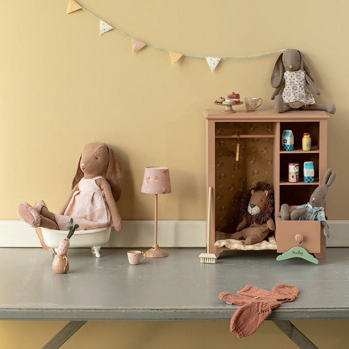 Maileg Bunny Size 3, Chocolate brown - Dress and shoes, 42 cm