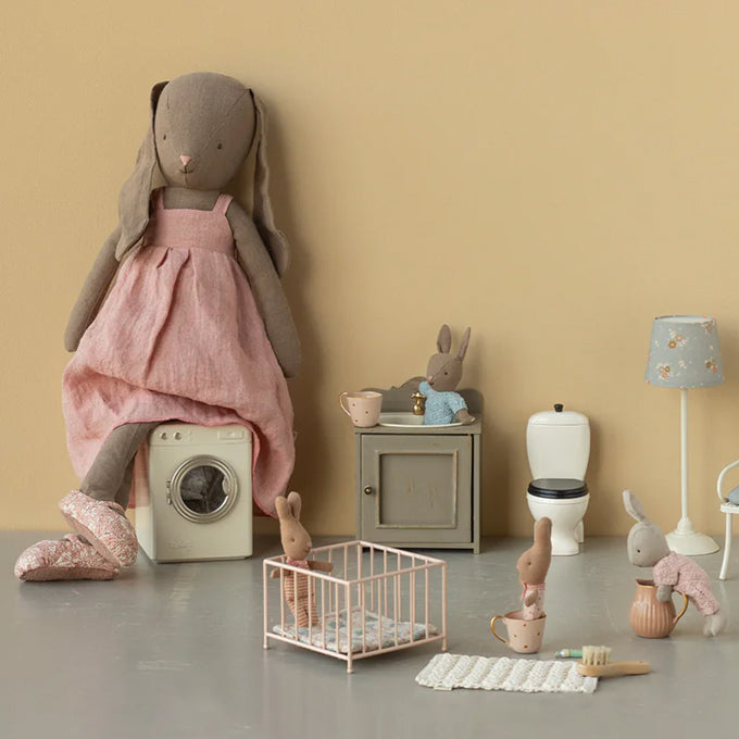 Maileg Bunny Size 4, Brown - Dress and shoes, 52 cm
