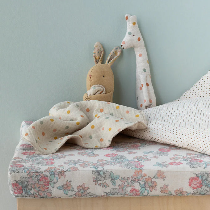 Maileg Knuffel Konijn met knuffeldoekje, Lullaby friends, Bunny Mini - Cream yellow