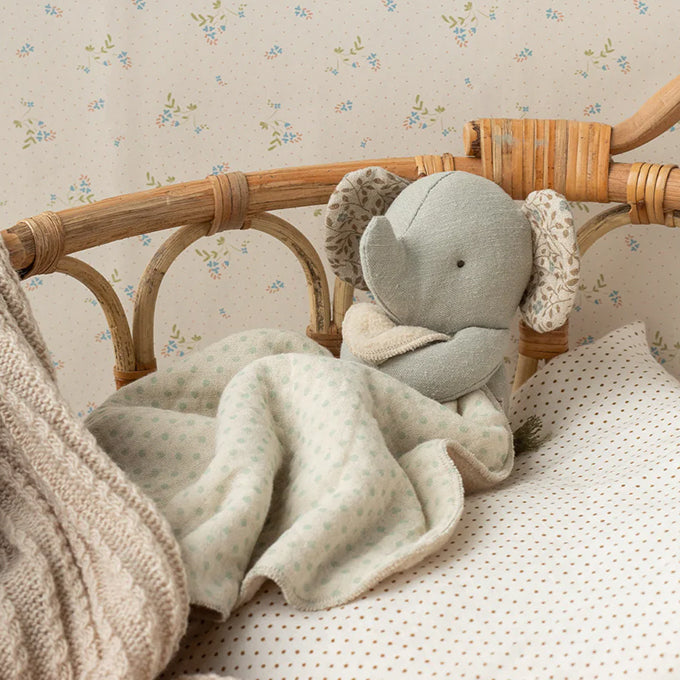 Maileg Knuffel Olifant met knuffeldoekje, Lullaby friends, Elephant Mini - Iron grey