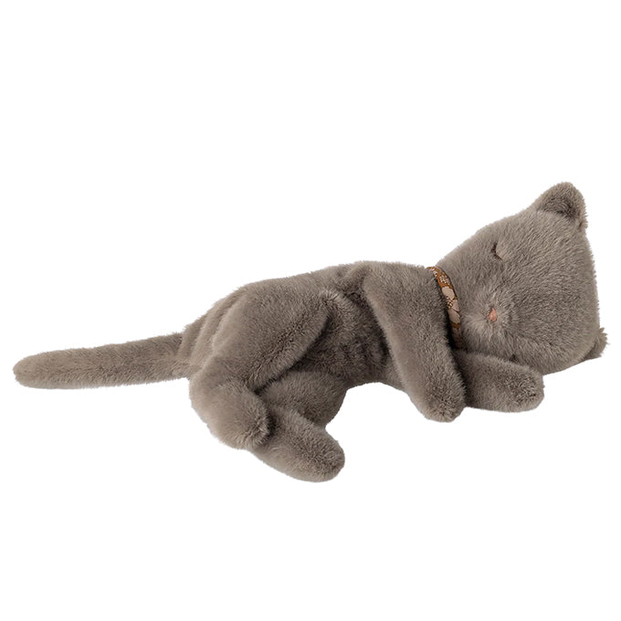 Maileg Knuffel Poes - Sleeping Kitten Plush - Small - Grey, 35 cm
