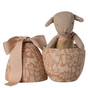 Maileg Metalen Paasei met Lammetje, Easter egg with micro lamb - Powder, 11cm
