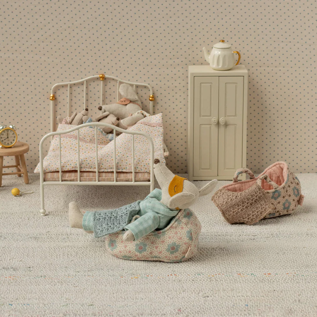 Maileg Reiswieg voor Baby Muizen, Carry cot - Rose 9,5 cm