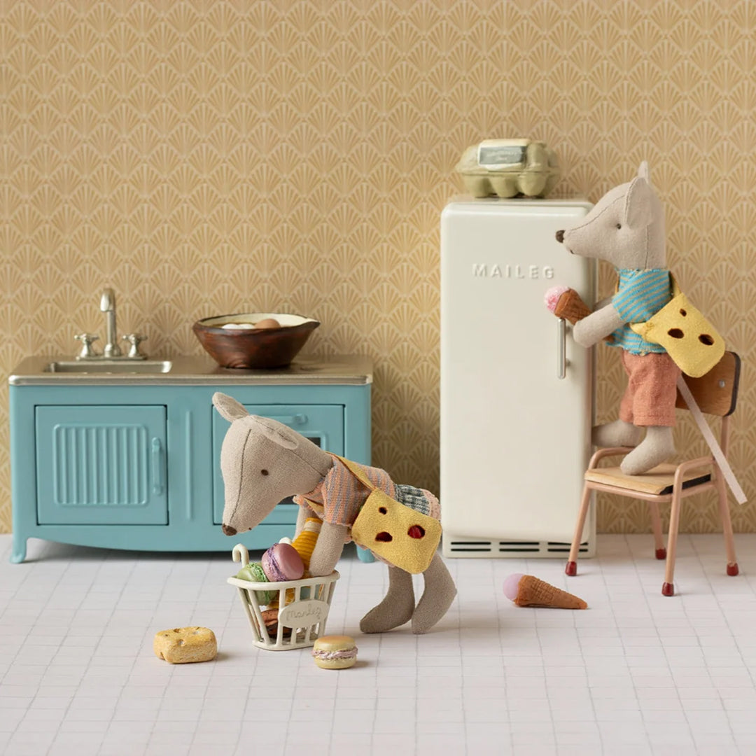 Maileg Kleine Broer muis met tas - Little Brother Mouse with Bag