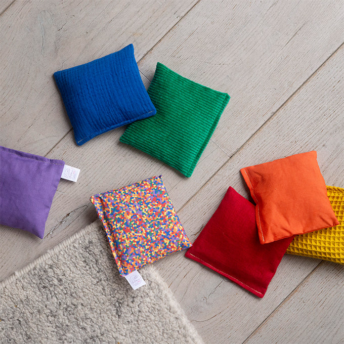 Little Botanic Label Sensorische Pittenzakjes - Regenboog met Regenboog Confetti 6+1