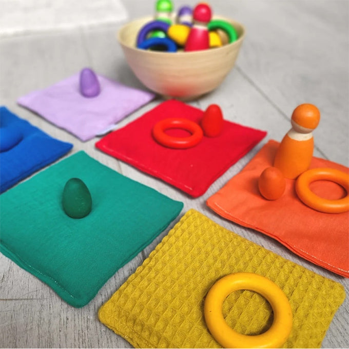 Little Botanic Label Sensorische Pittenzakjes - Regenboog met Regenboog Confetti 6+1